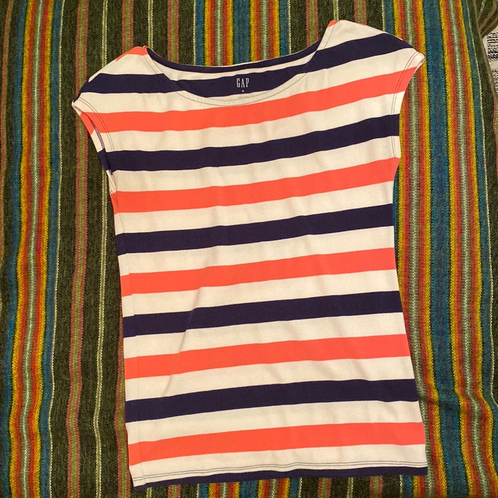 Cotton gap cap sleeve shirt